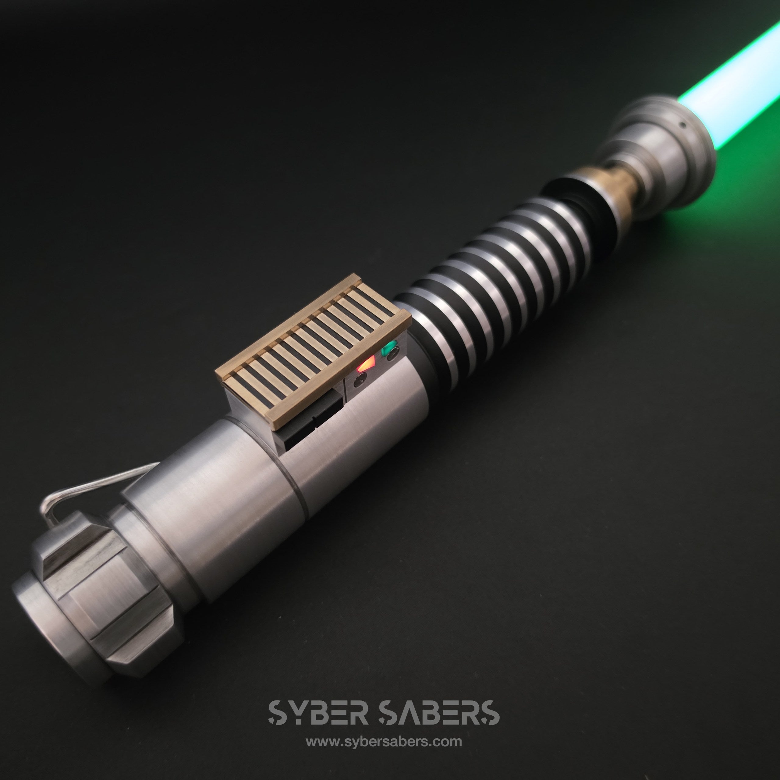ELF MANDALORIAN HERO カスタムライトセーバー｜SYBERSABERS